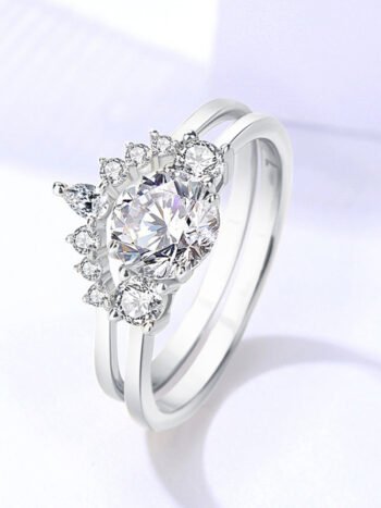 Round Cut Moissanite with Side Stones Engagement Ring Set